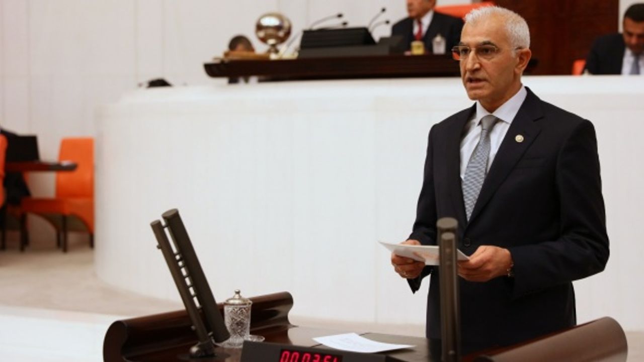 CHP'li Kılınç: Radyoların yarıya yakını AKP döneminde kapanmıştır