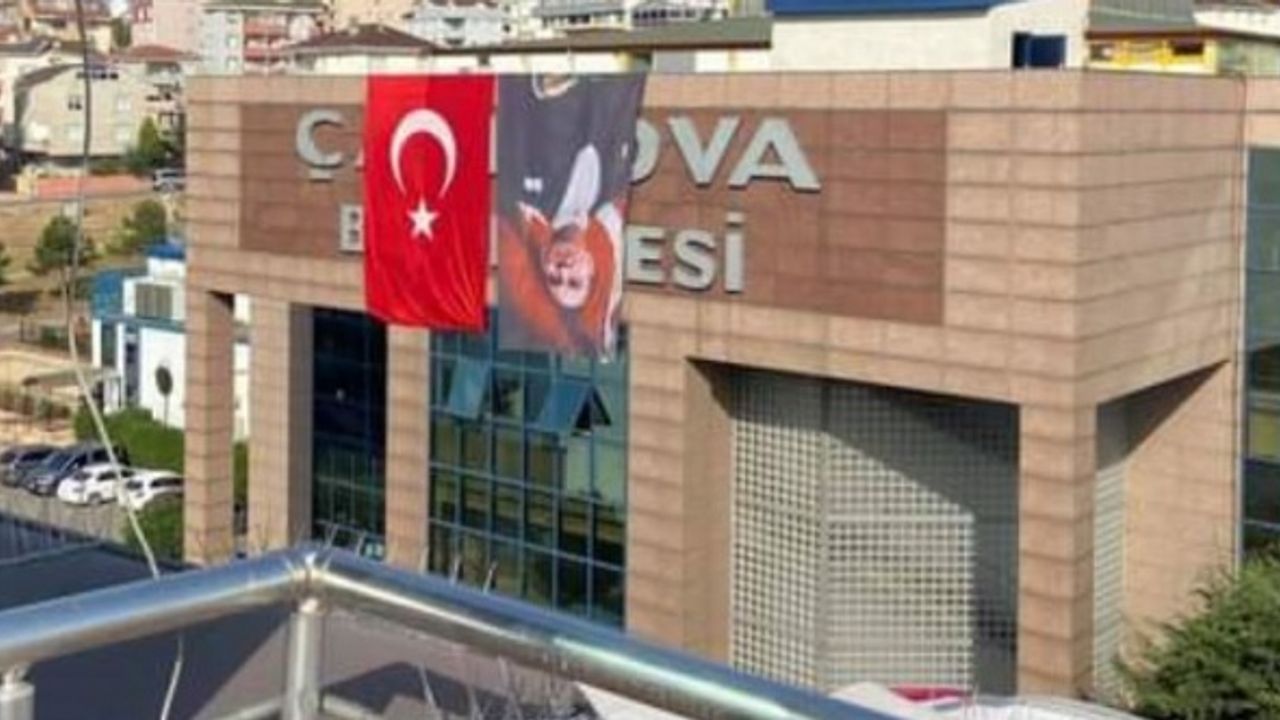 Atatürk posterini ters asan AKP'li belediye suçluyu buldu: CHP zihniyeti