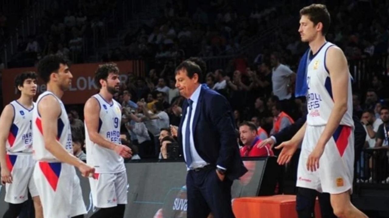 Fenerbahçe'den Ergin Ataman'a gönderme
