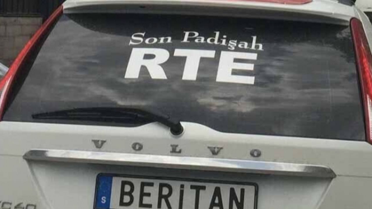 Meclis’te ‘Son Padişah RTE’ yazılı bir araç görüntülendi
