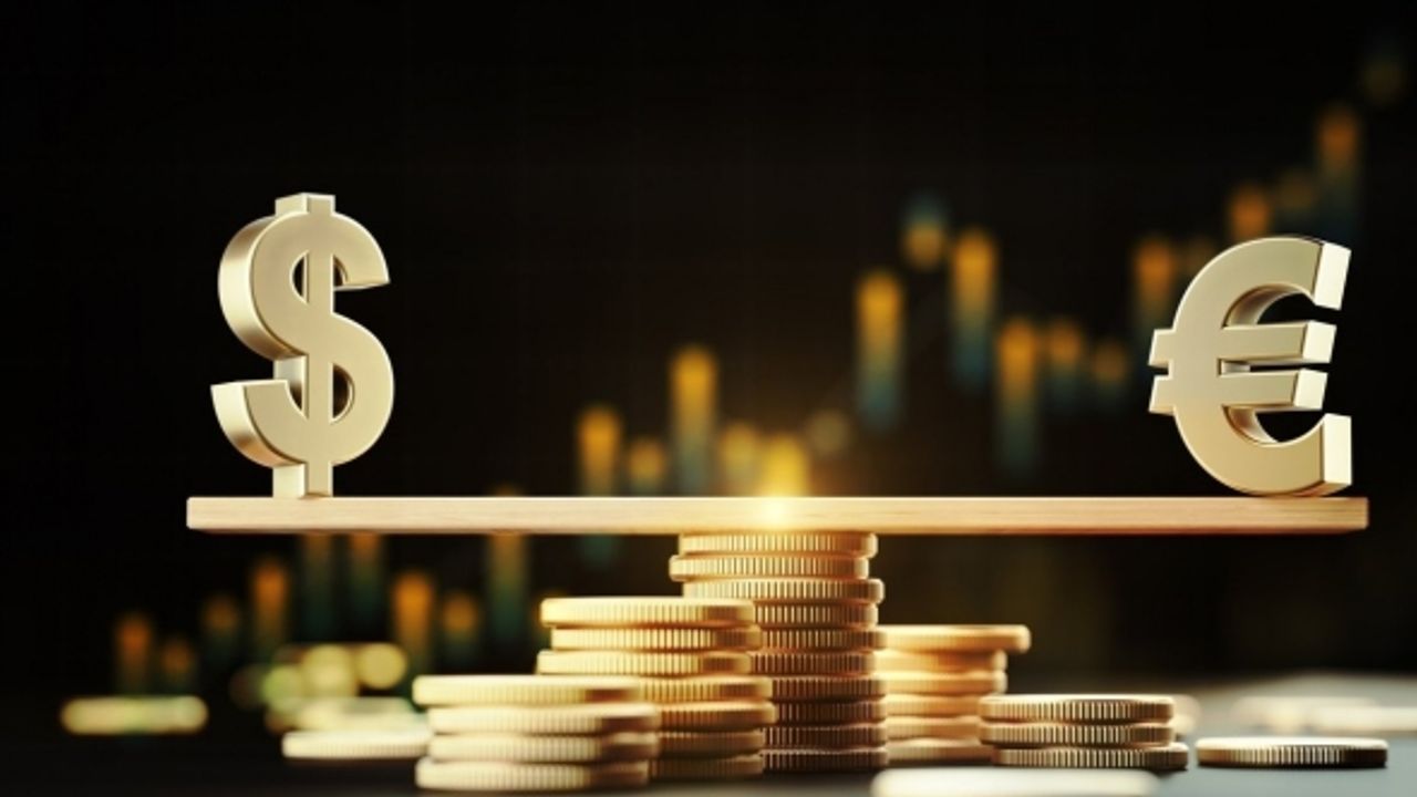 Dolar ve Euro'da 20 yıl sonra ilk yaşandı