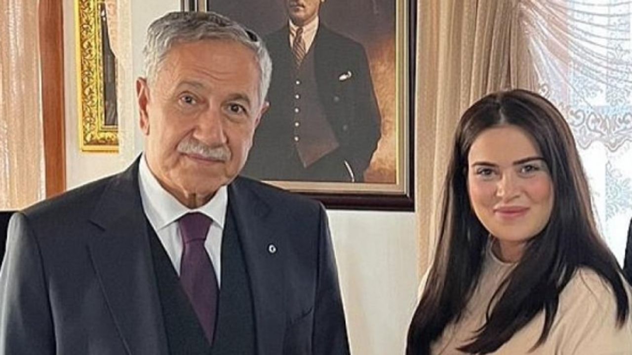 Herkes Arınç'tan bekliyordu, ilk hamleyi yeğeni yaptı: Rozetini taktı