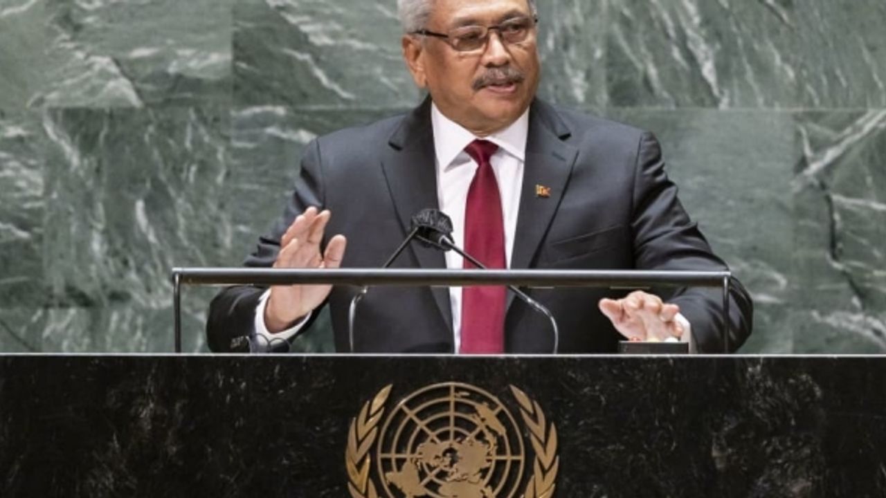 Ülkeden kaçmıştı: Sri Lanka Devlet Başkanı istifasını 'e-mail'le gönderdi