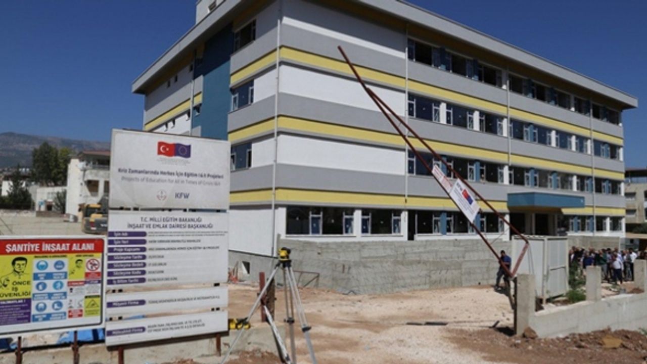 İhaleleri iptal edilen 10 bin okul projesi meclis gündeminde