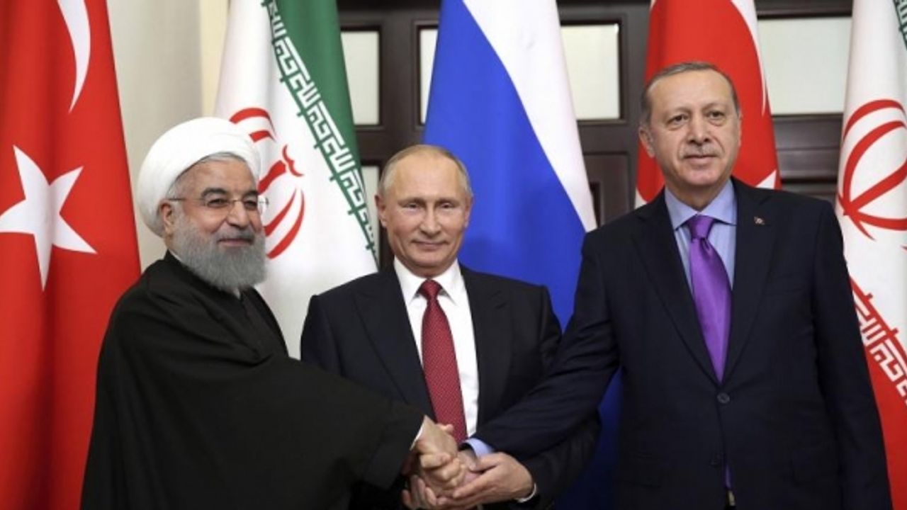 Politico: Rusya petrol yaptırımlarına karşı arka kapıyı buldu