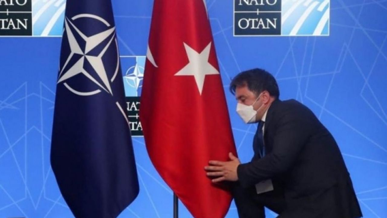 Yunanistan istedi NATO 30 Ağustos tweetini sildi