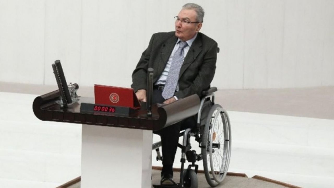 Deniz Baykal ile ilgili bir parti harekete geçti: Vekilliği düşürülsün, maaşını faizli olarak geri ödesin