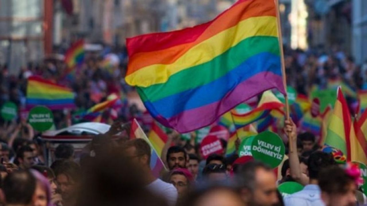LGBT düşmanı kamu spotu korkusu: RTÜK'ten Alperenler'e uyarı