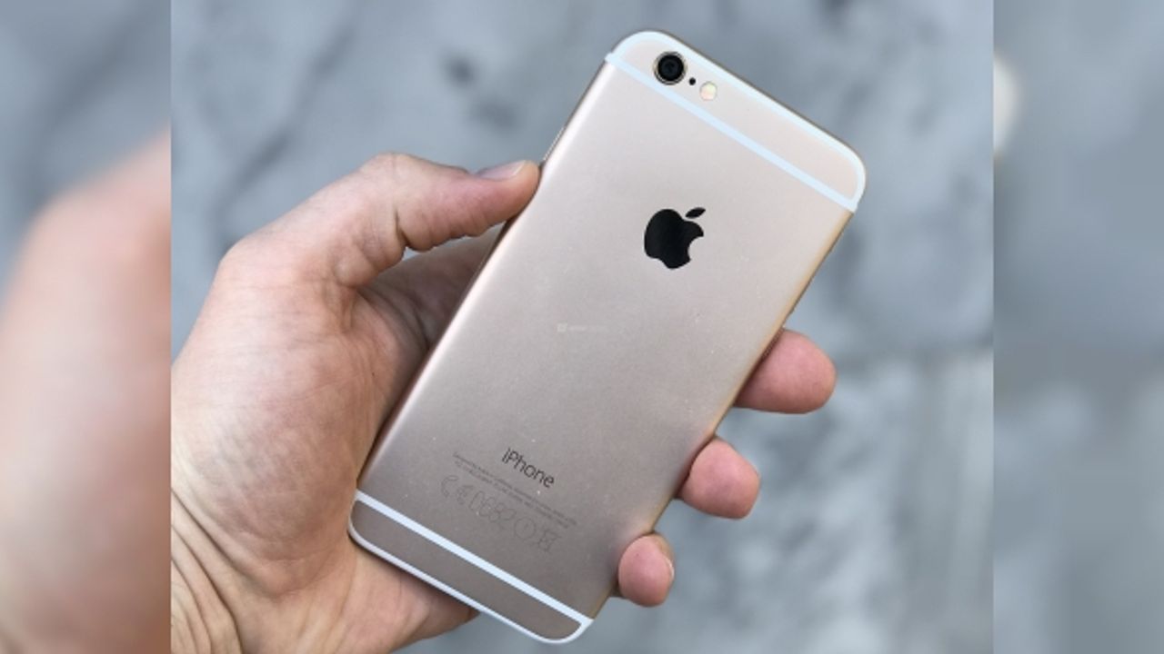 Mahkeme kararıyla içinde şarj cihazı çıkmayan iPhone satışları durduruldu