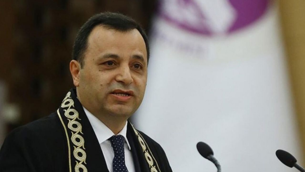 AYM Başkanı Arslan'dan türban ve laiklik açıklaması