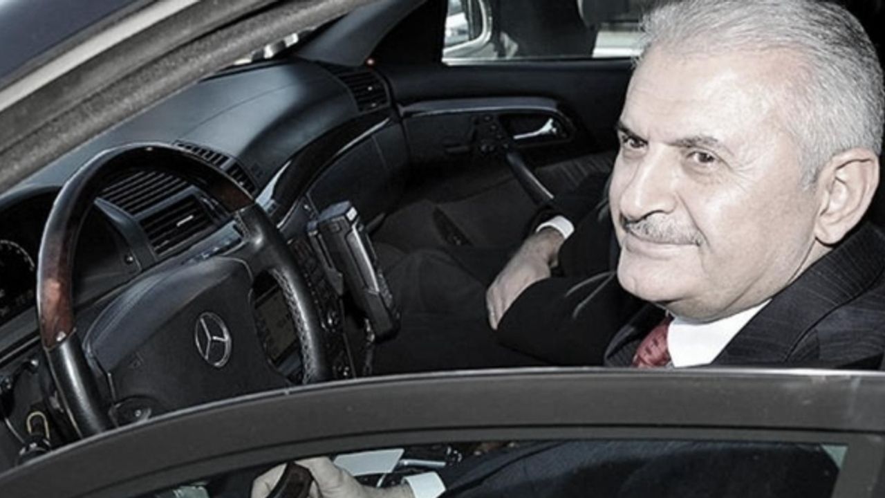 Binali Yıldırım Azerbaycan'da trafik kazası geçirdi