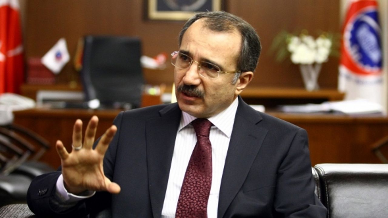 Eski AKP'li bakandan türban yorumu: AK Parti'nin teklifi de sorunlu