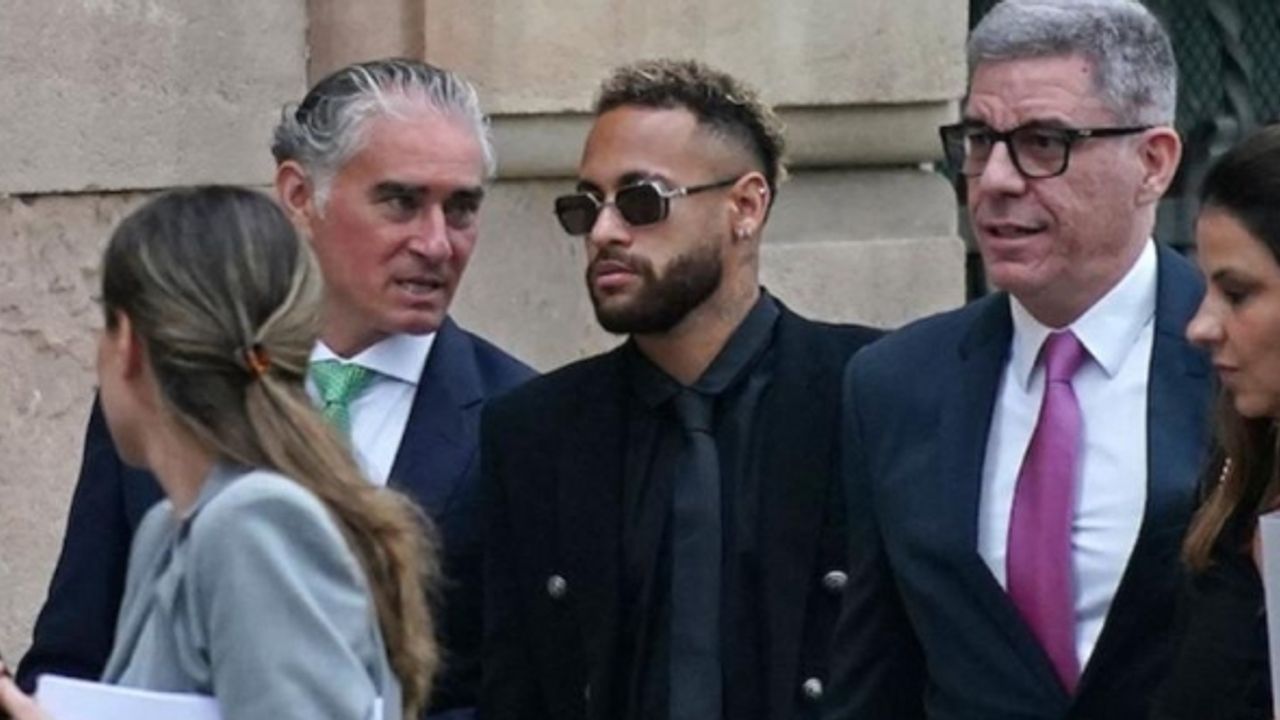Hapis cezası istenen Neymar'ın davasında savcıdan flaş karar