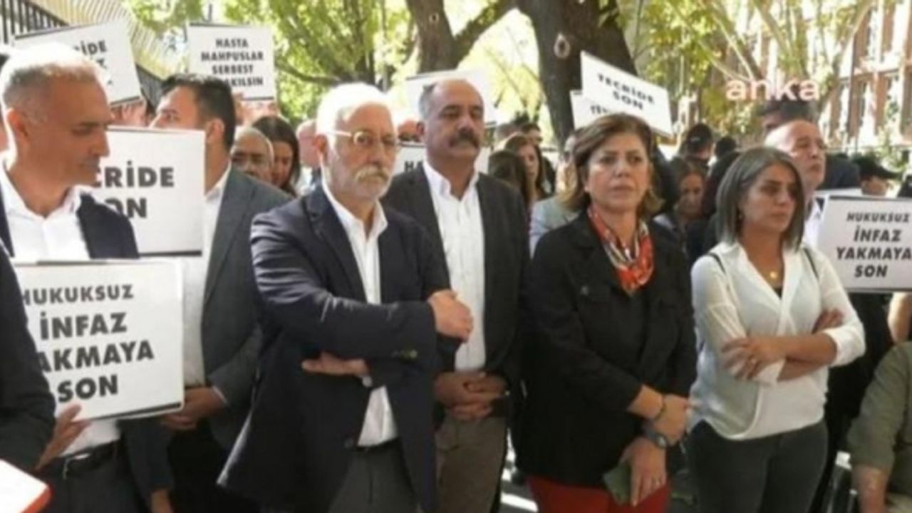 HDP'li vekiller Adalet Bakanlığı'na yürüdü