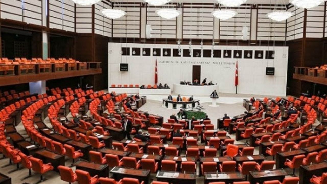 İyi Parti’nin ‘yolsuzluklar araştırılsın’ önerisi AKP ve MHP oylarıyla reddedildi
