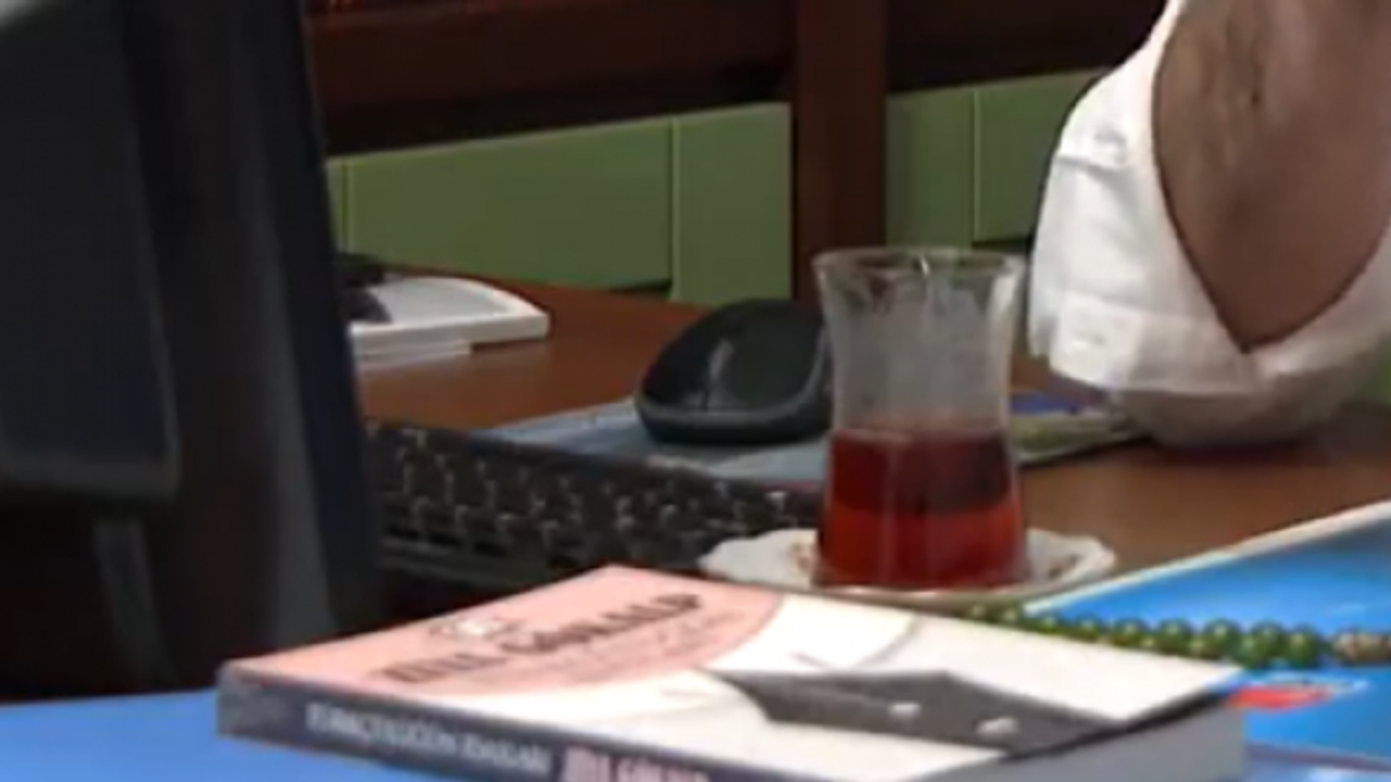 Kılıçdaroğlu'nun 'türban' videosunda dikkat çeken kitap