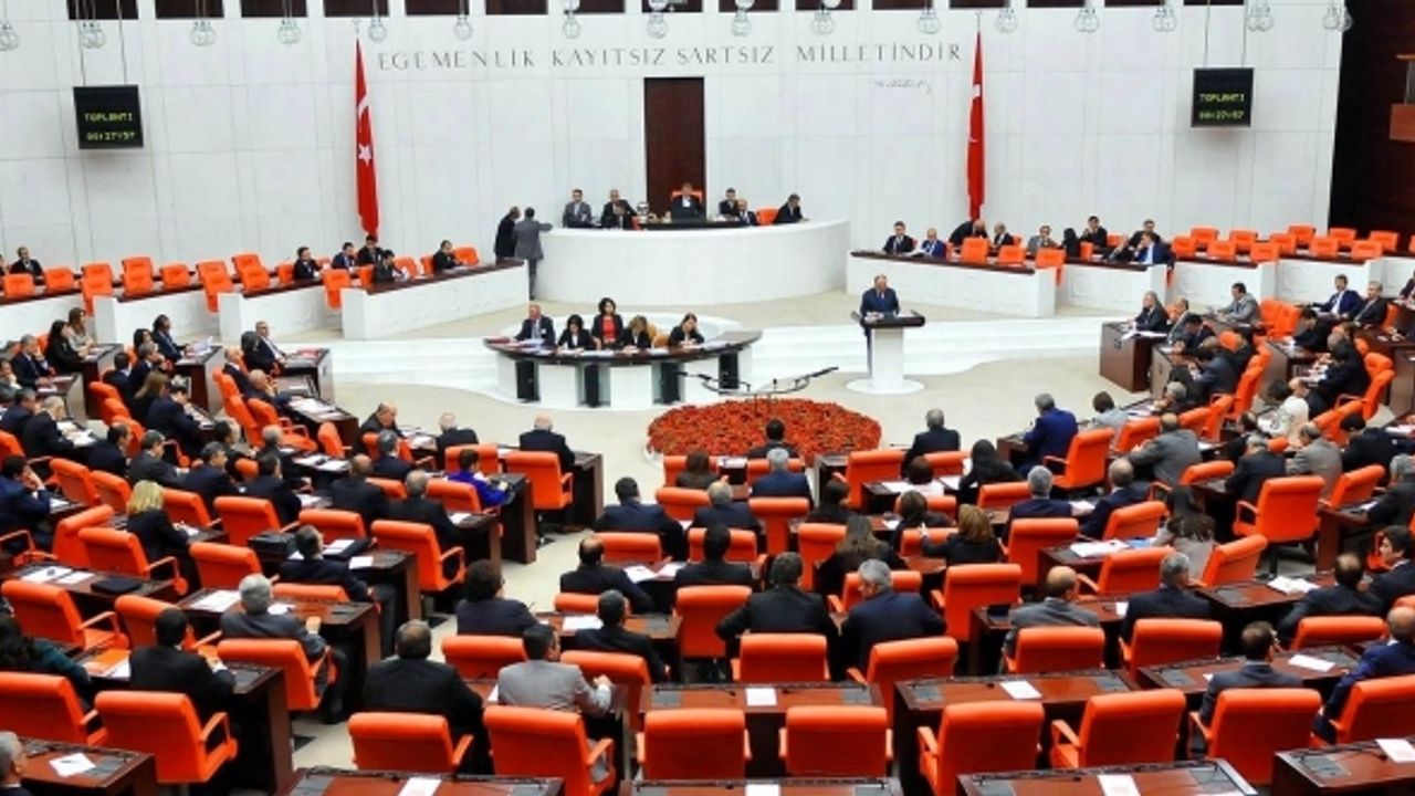 Milyonlarca yurttaşı ilgilendiriyor: Ekonomi düzenlemeleri içeren 52 maddelik torba kanun TBMM'de kabul edildi