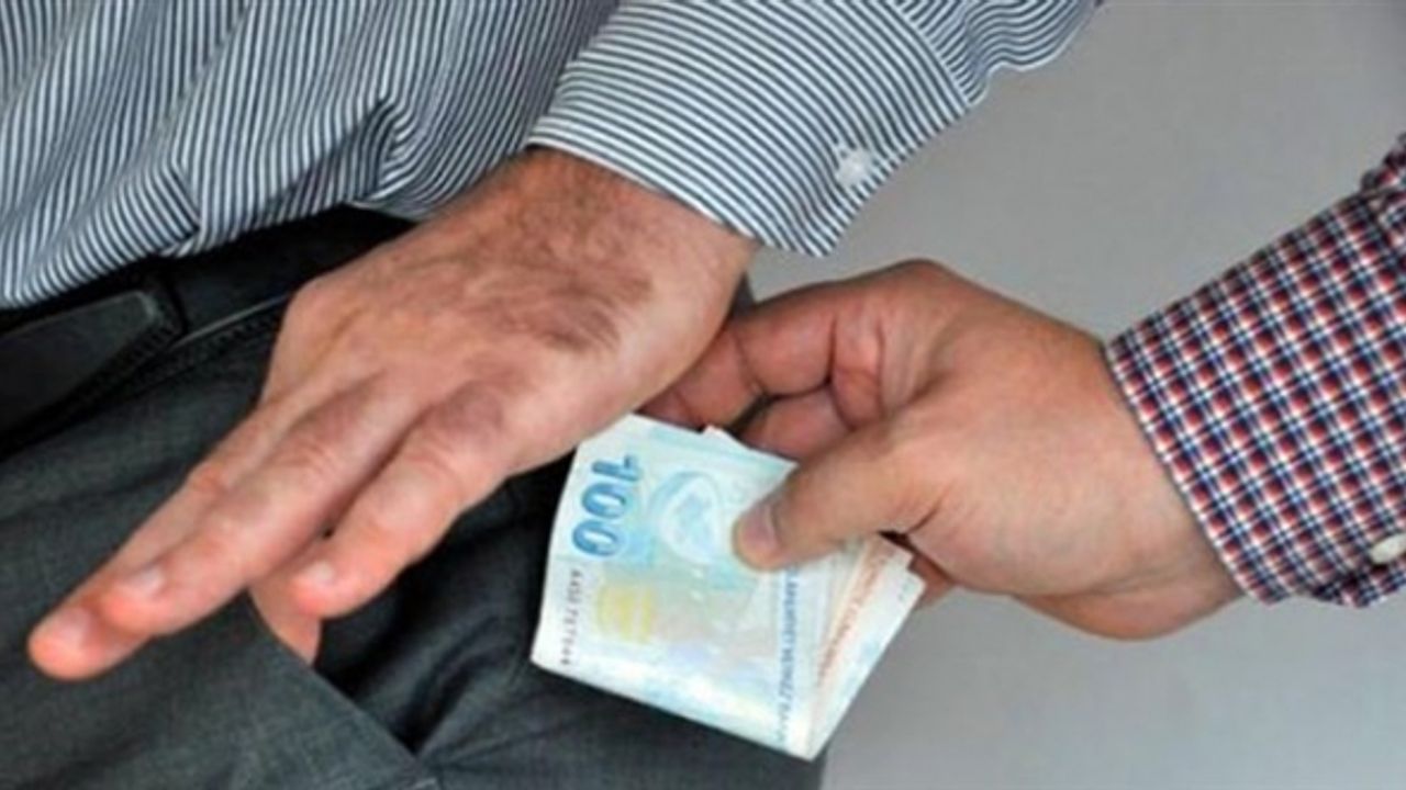 OECD raporu: Türkiye yolsuzluk ihraç ediyor