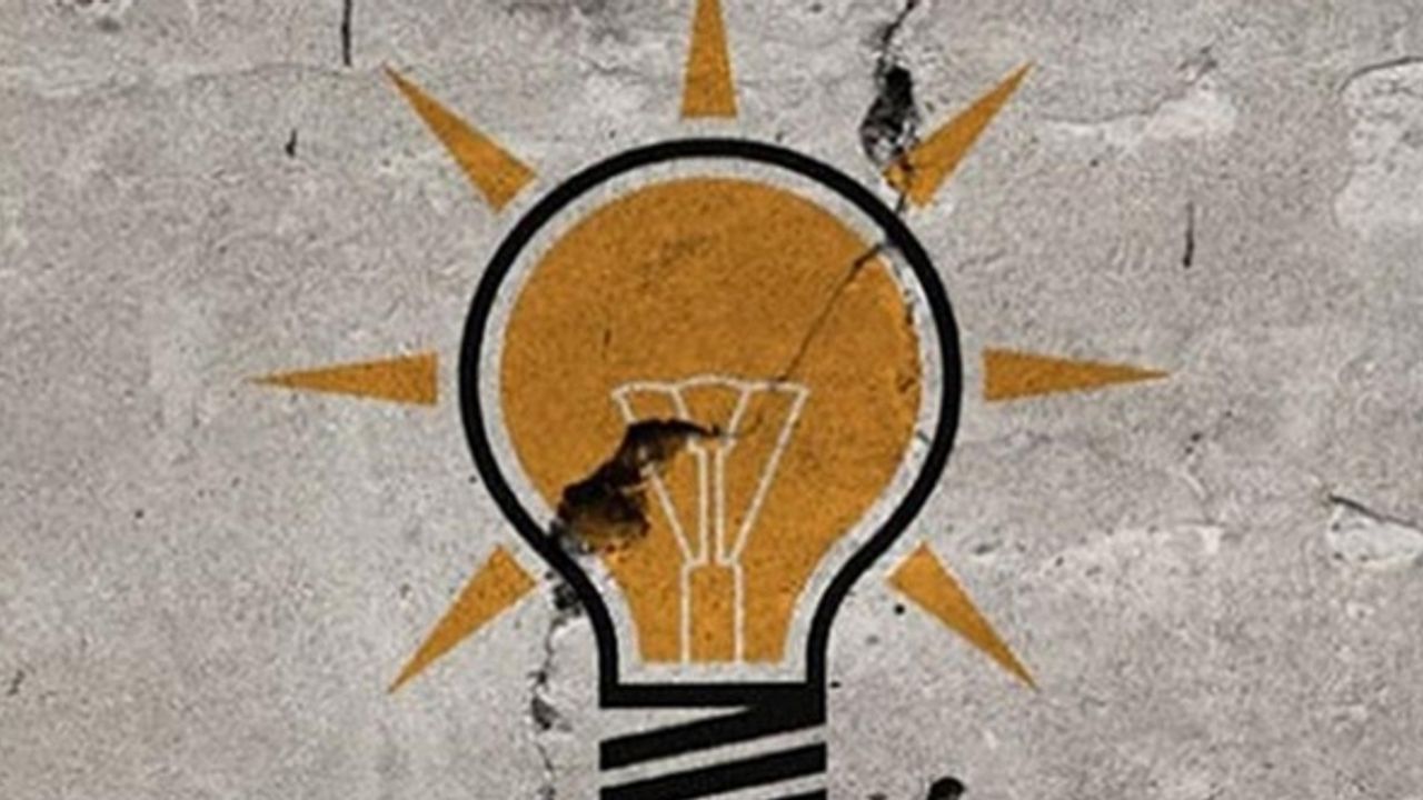 AKP'de yaprak dökümü devam ediyor: Bir yönetici daha istifa etti
