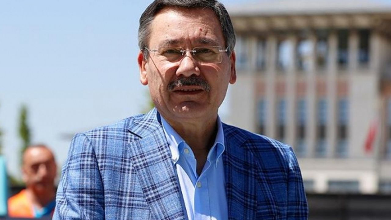 AKP’li meclis üyesi Melih Gökçek’in foyasını meydan çıkardı
