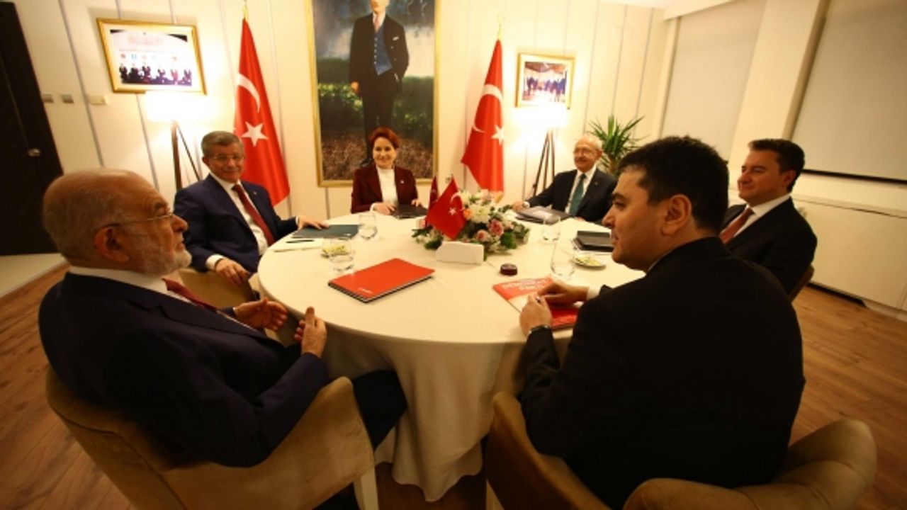 'Altılı masadan iki cumhurbaşkanı adayı çıkabilir'