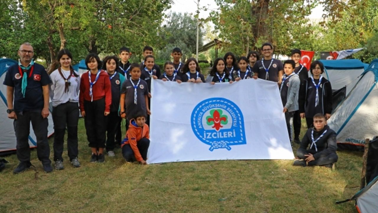 Büyükşehir izcileri Zeytin Park’ta kamp yaptı