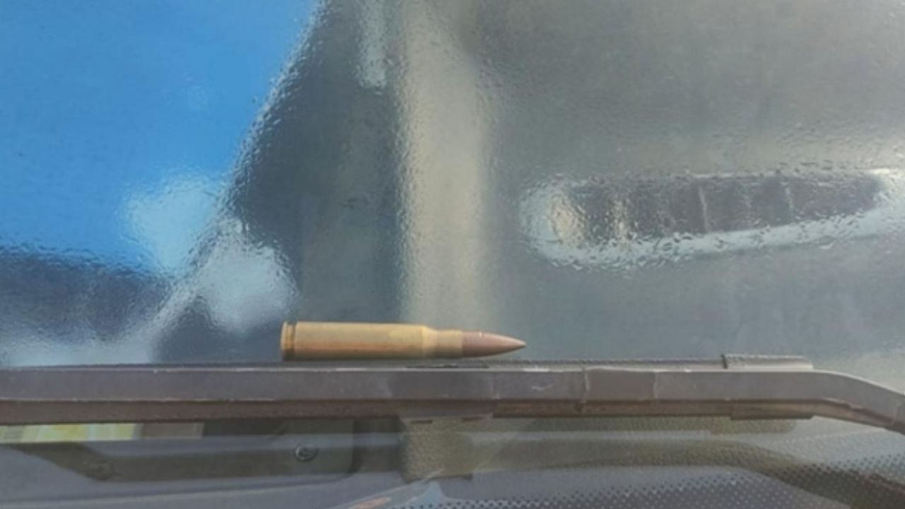 CHP’li il başkanının aracına mermi konuldu