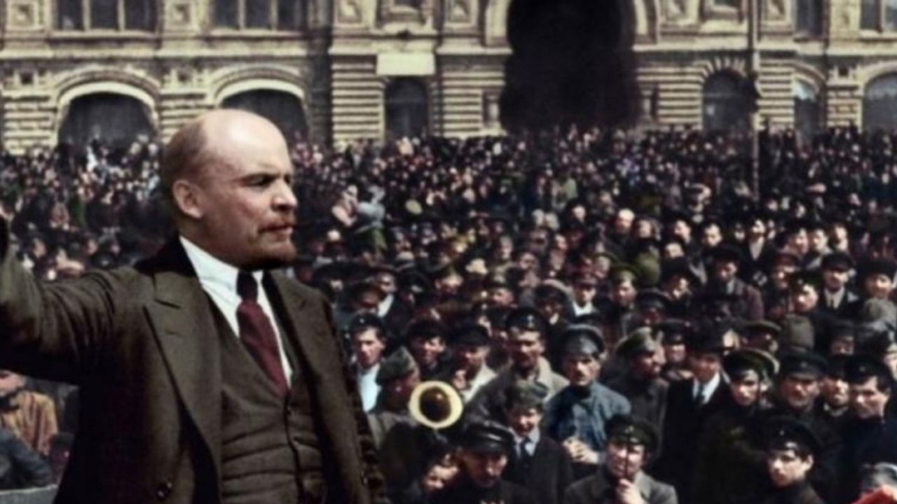 İşçi sınıfının büyük zaferi: Ekim Devrimi 105  yaşında!