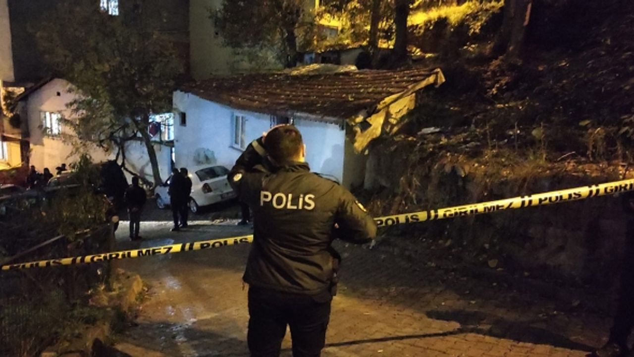 İstanbul'da korkunç olay: Bir evden 3 ceset çıktı