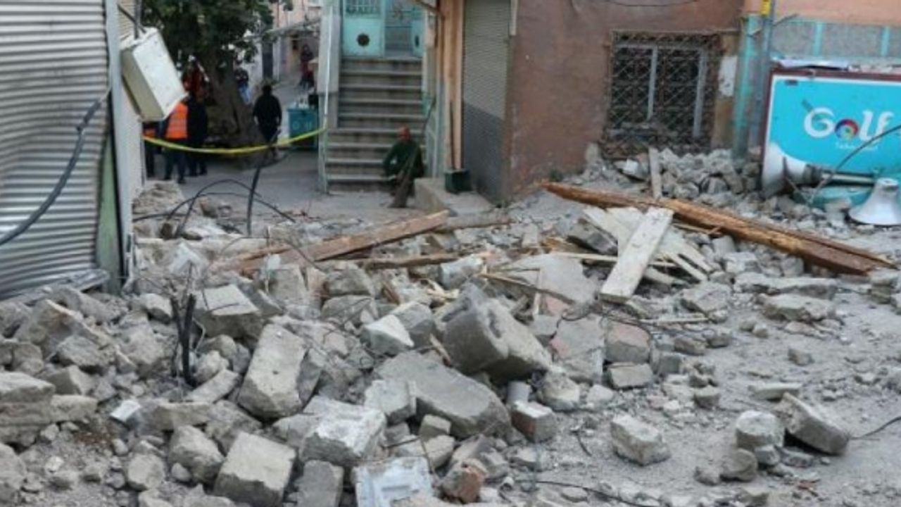 İzmir'deki deprem sonrası yaralı sayısı açıklandı