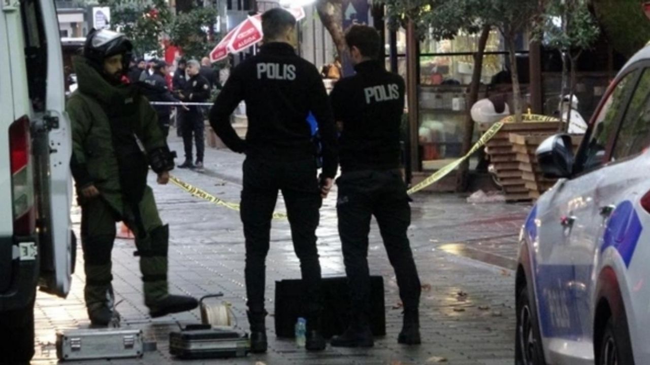Taksim'de şüpheli çanta alarmı: Ekipler harekete geçti