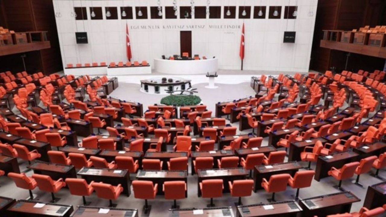 Vekiller gitmeyince TBMM Genel Kurulu kapandı
