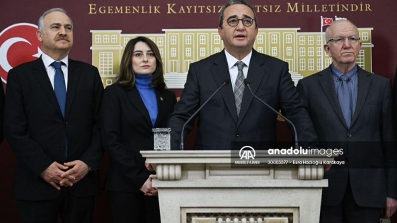 CHP, başını örtene de örtmeyene de güvence istiyor