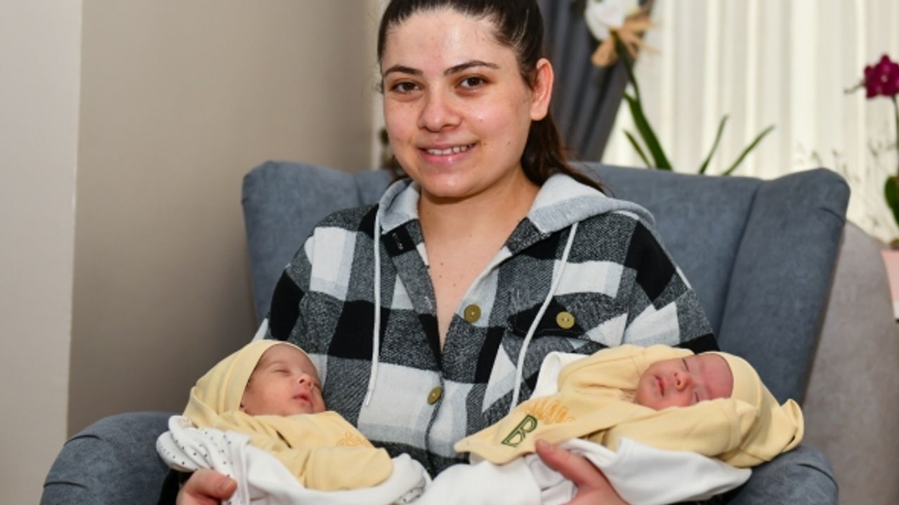 Esenyurtlu üçüzlerin bez ve mamaları belediyeden