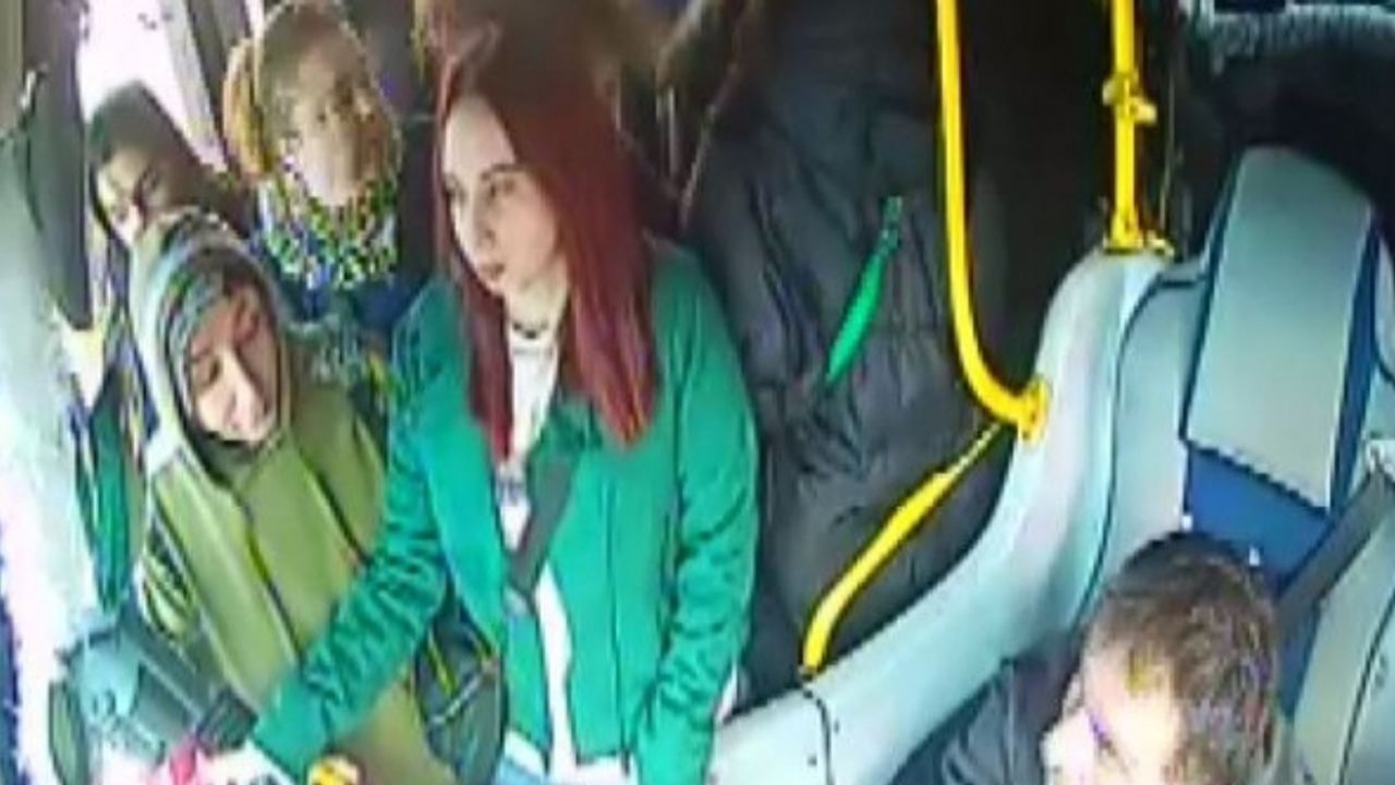Şoför yolcuya küstü, aracı terk etti