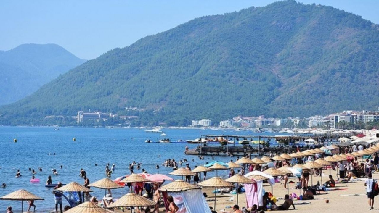 Türkiye'ye geçen yıl kaç turist geldi?