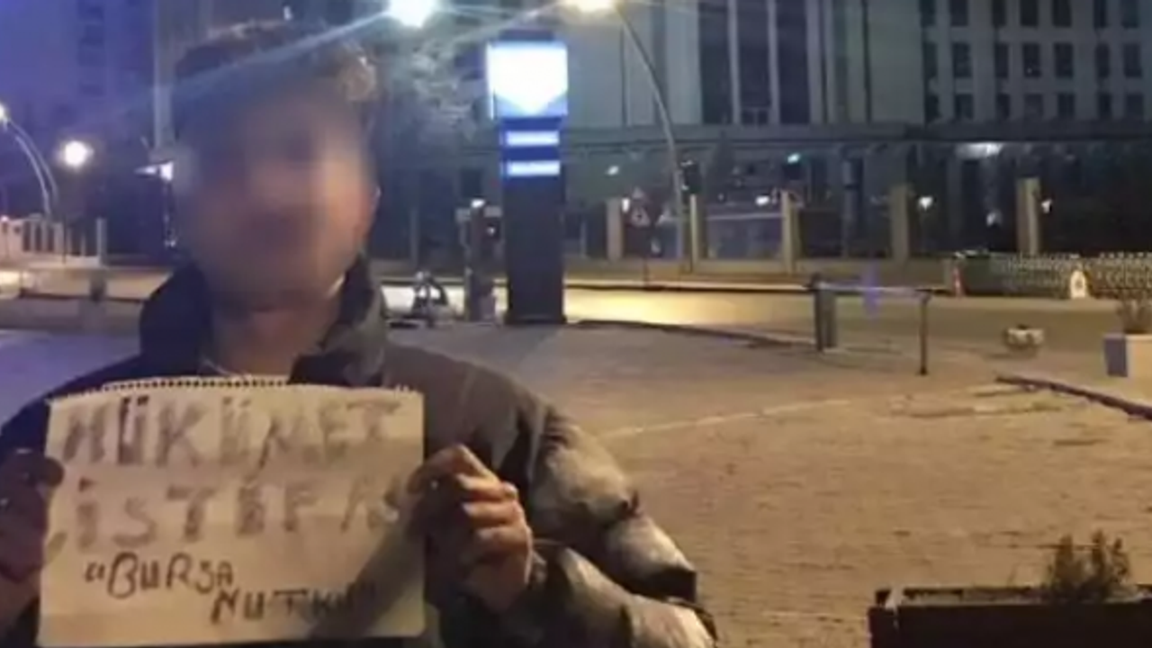 AKP Genel Merkezi önünde 'Hükümet istifa' protestosu