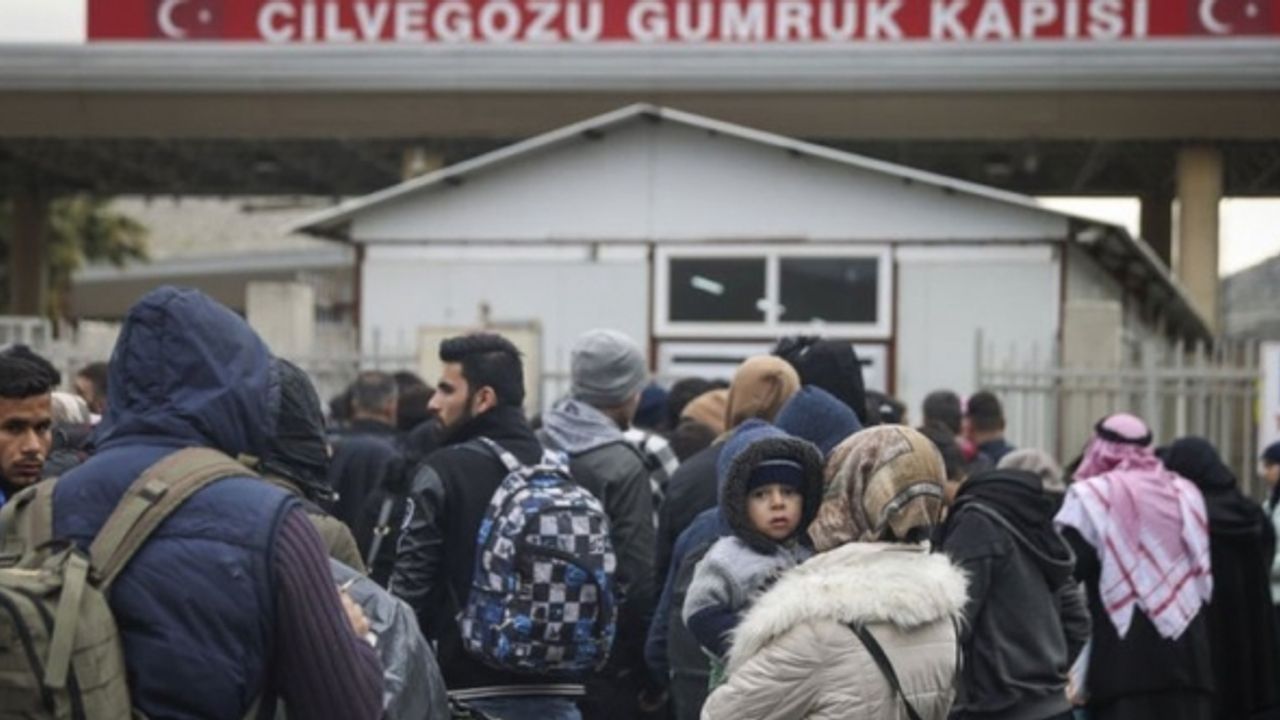 Hulusi Akar dönen Suriyeli sayısını açıkladı