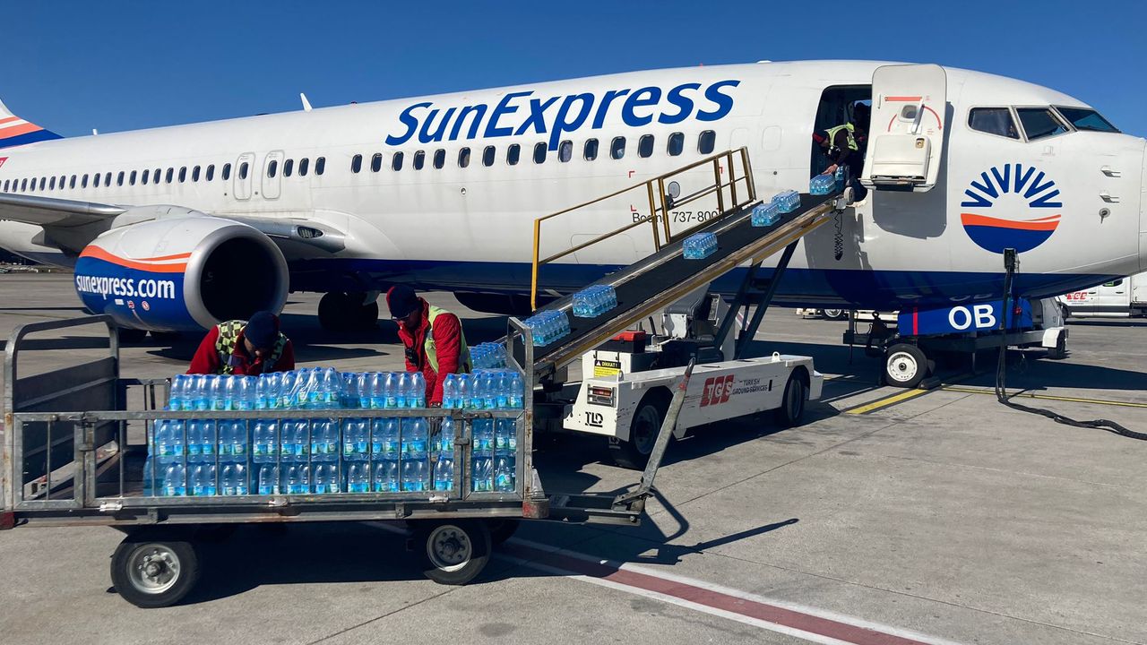 SunExpress, deprem bölgesine gidiş-dönüşü ücretsiz yaptı