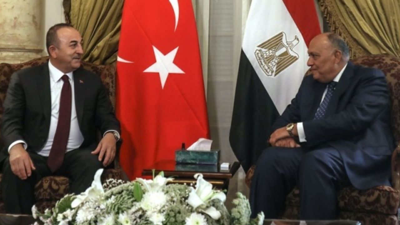11 yıl sonra bir ilk...Çavuşoğlu Mısır'da