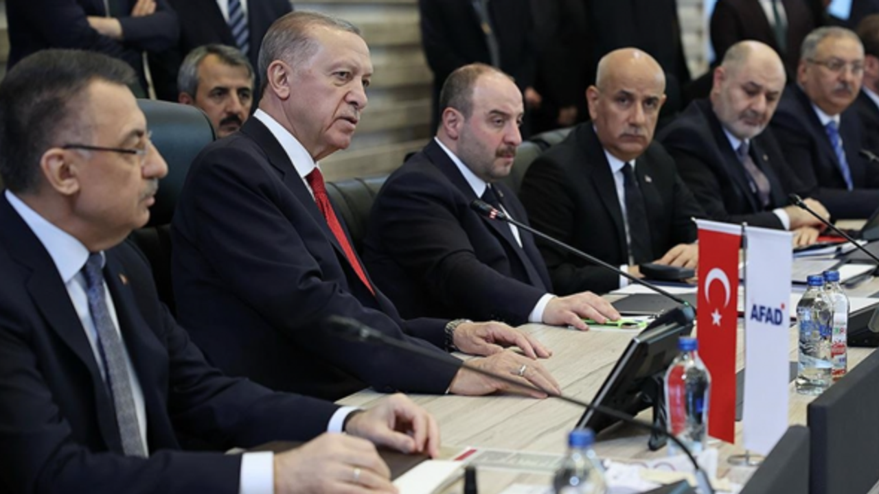 "AKP'li bakan ve bürokratlar istifa etmedi artık aday olamazlar"