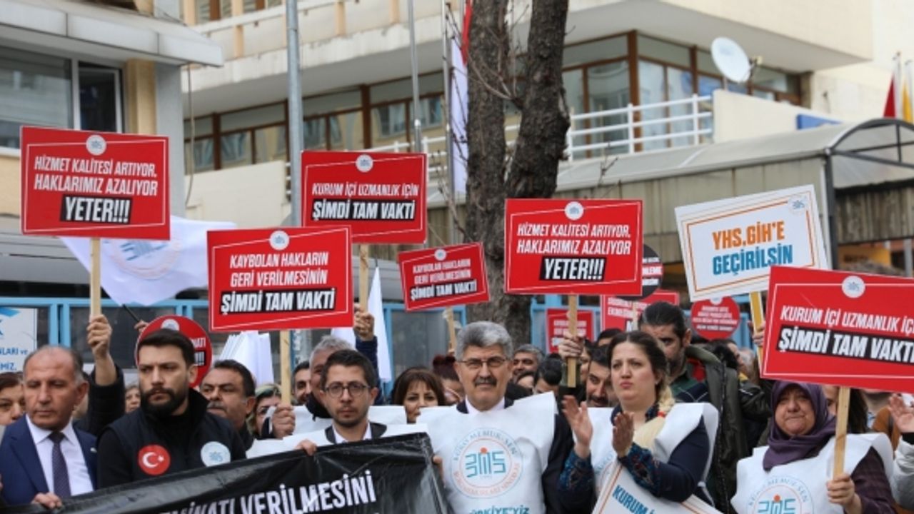 ''SGK personelini ezdirmeyeceğiz, hakları teslim edilene kadar mücadeleye devam edeceğiz'