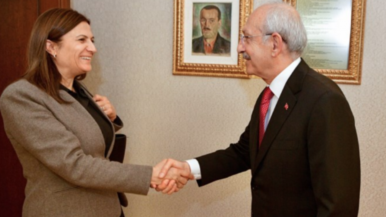 Derin bir suikast kurbanı Tahir Elçi'nin eşi CHP'ye katıldı