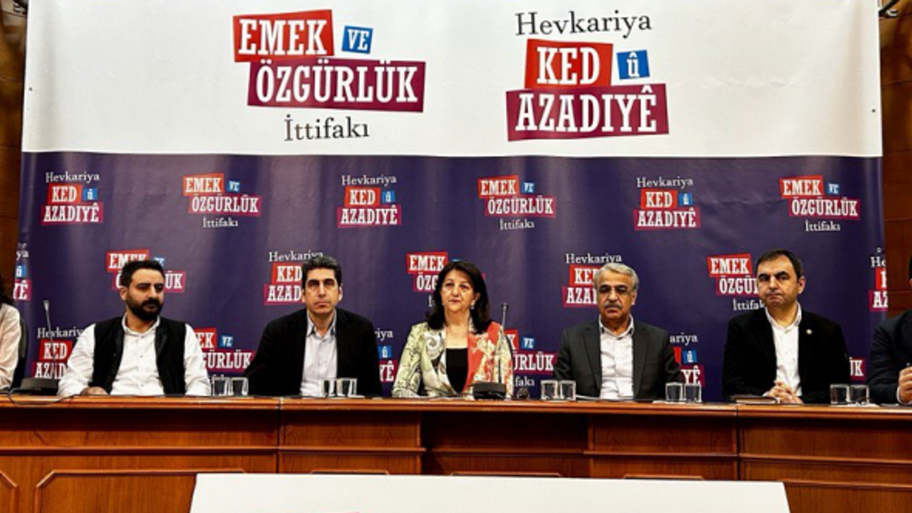 Emek ve Özgürlük İttifakı'nın protokolü YSK'ya sunuldu