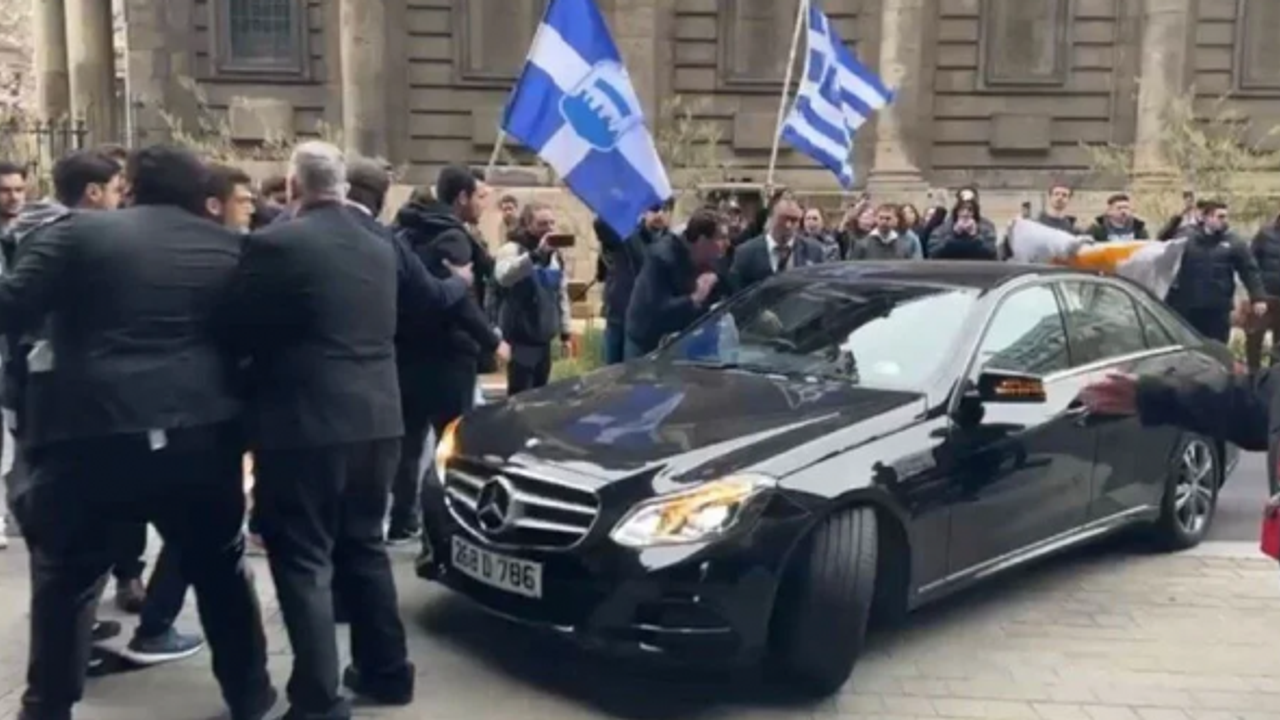 KKTC Cumhurbaşkanı Ersin Tatar, Londra'da saldırıya uğradı