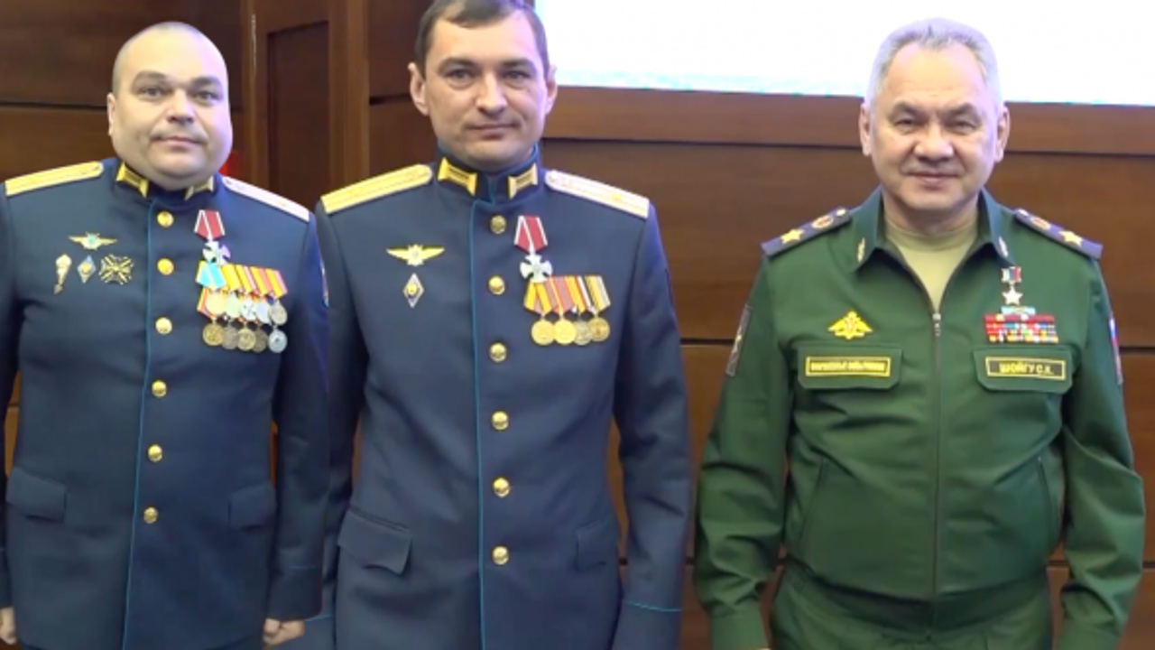 Rusya, ABD İHA’sını düşüren pilotları ödüllendirdi