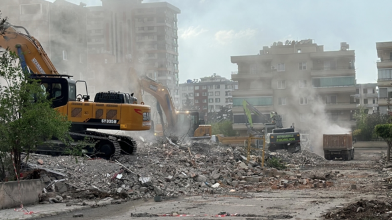 İBB Hatay'a 62,5 milyon lira gönderecek
