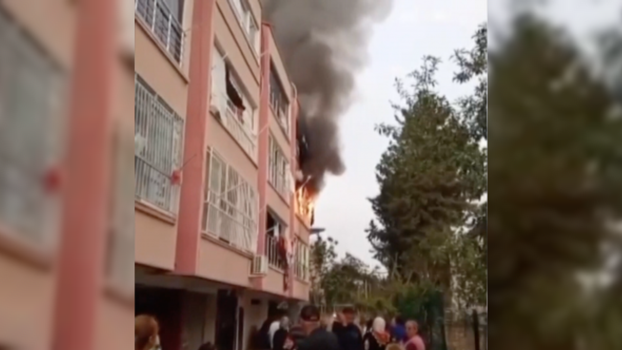 Yangında üçüz kardeşlerden 2'si öldü 1'i ağır yaralandı
