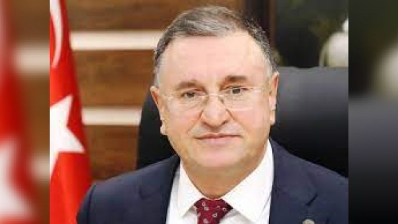 Lütfü Savaş: "Hep birlikte bu pazar zaferimizi kutlayacağız"