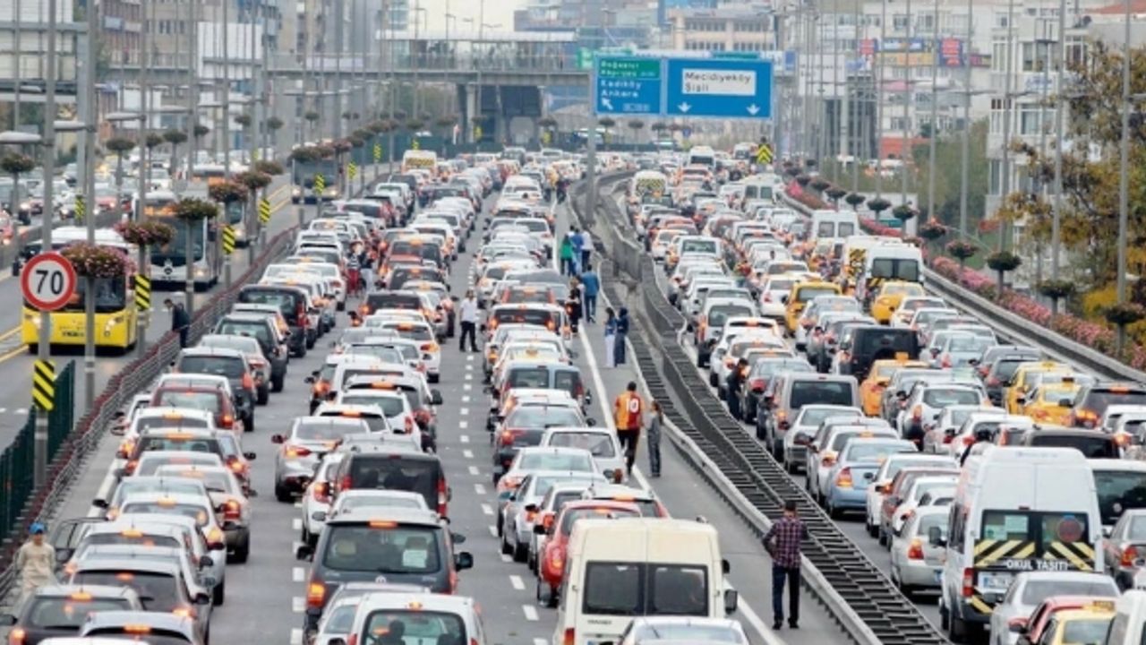 Yarın İstanbul'da hangi yollara kapalı olacak?